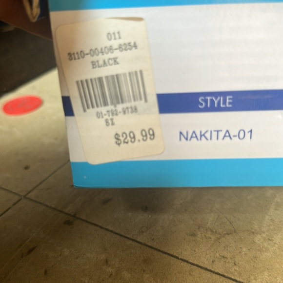 Rouge Helium Black Heels Size 7 1/2 - Picture 4 of 4